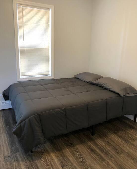 Private 2-Bedroom With Free Parking And Direct Bus To Nyc Manhattan Only 2 Blocks Away Linden Extérieur photo