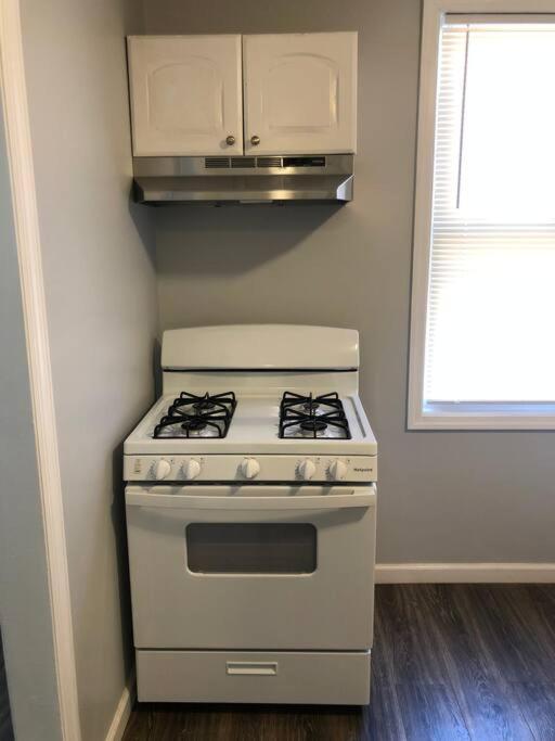 Private 2-Bedroom With Free Parking And Direct Bus To Nyc Manhattan Only 2 Blocks Away Linden Extérieur photo