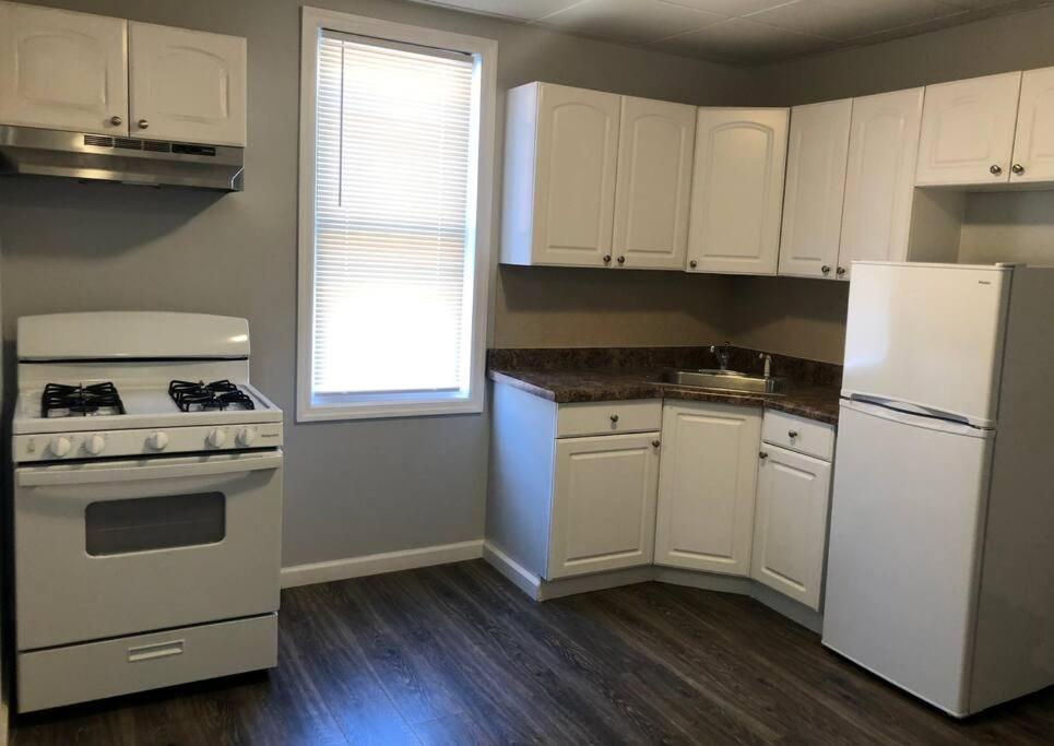 Private 2-Bedroom With Free Parking And Direct Bus To Nyc Manhattan Only 2 Blocks Away Linden Extérieur photo