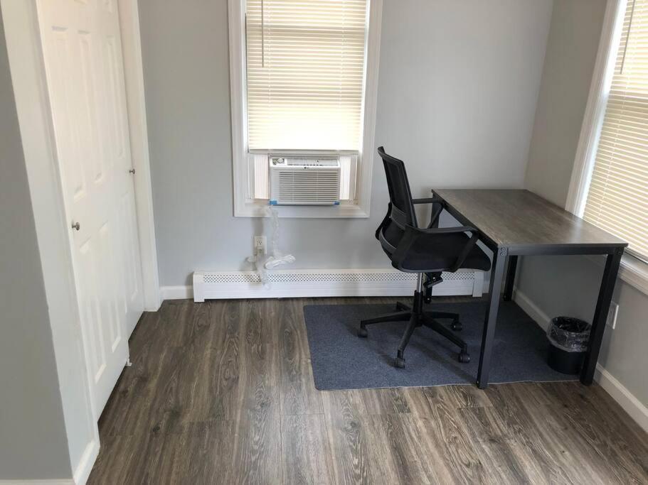 Private 2-Bedroom With Free Parking And Direct Bus To Nyc Manhattan Only 2 Blocks Away Linden Extérieur photo